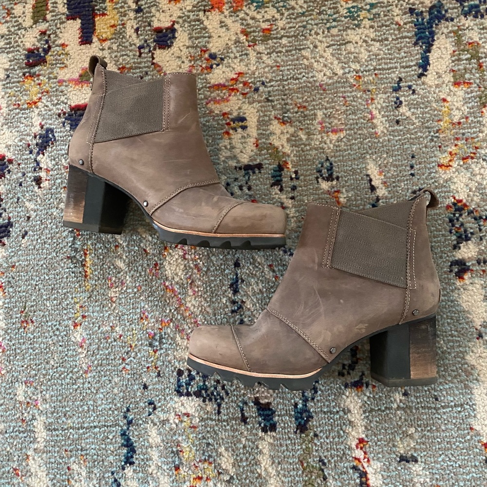 Sorel Addington Brown Leather Chelsea Ankle Boots